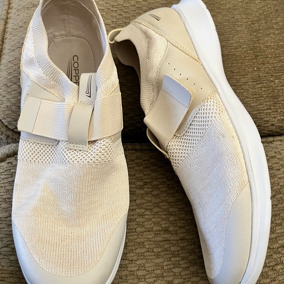 Women’s Copper Fit size 8.5 shoes, in like new condition. - Picture 3 of 6